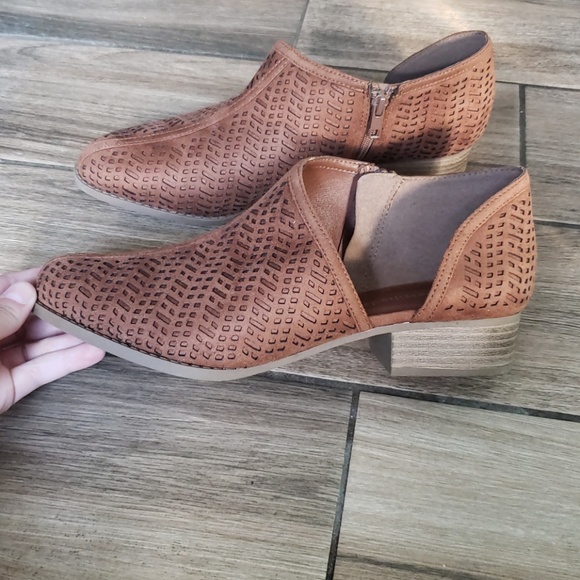 Cityclassified Shoes - Brown Woven Ankle Boots - BRAND NEW